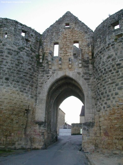 Les tours d'entr&eacute;es de Domme